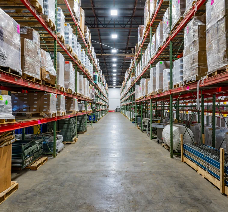 Racking aisle with palletized inventory on both sides